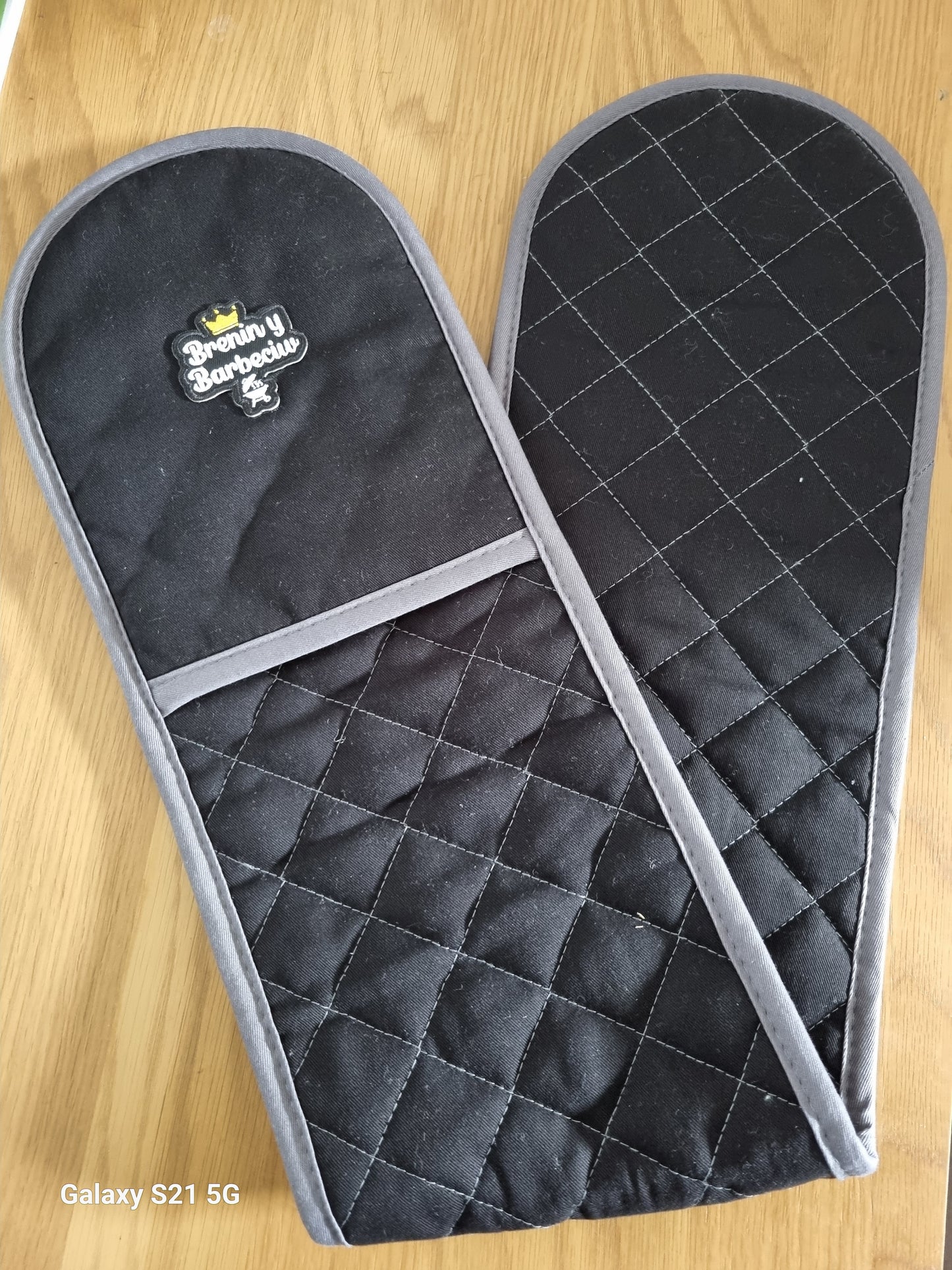 Brenin y Barbeciw Double Oven Glove