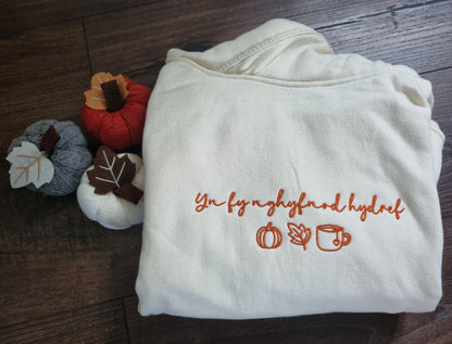 Yn Fy Nghyfnod Hydref Embroidered Hoodie