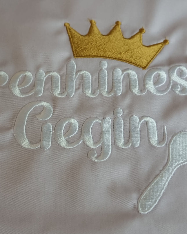 Brenhines y Gegin Adult Embroidered Apron