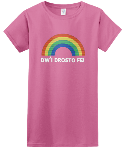 Pink women's t-shirt with 'Dw'i Drosto Fe!' text and a colorful rainbow graphic.