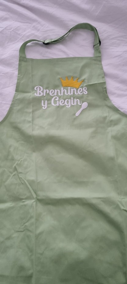 Ffedog Brodiog Oedolion Brenhines y Gegin